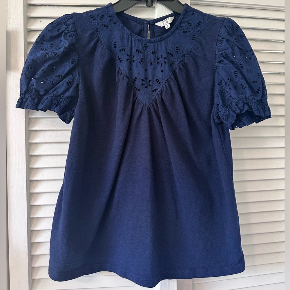 Crown & Ivy Navy Blue Eyelet Puff Sleeve Top Short Sleeve Sweater Size Small